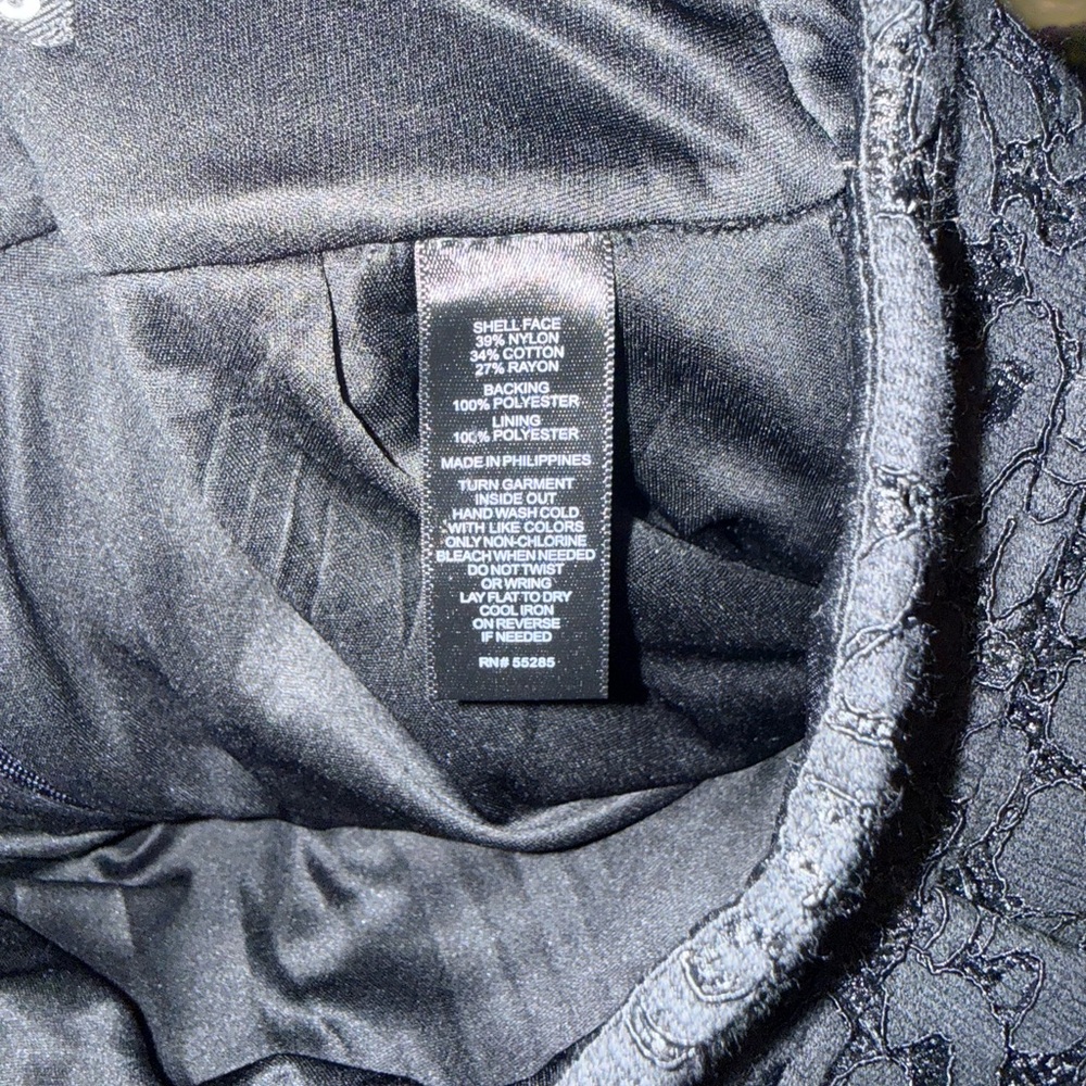 Elegant Black Lace Skirt - Picture 3 of 4